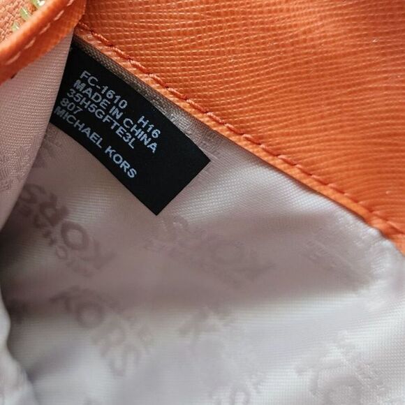 Michael Kors Womens Zip Around Leather Wallet Wristlet - Picture 4 of 9